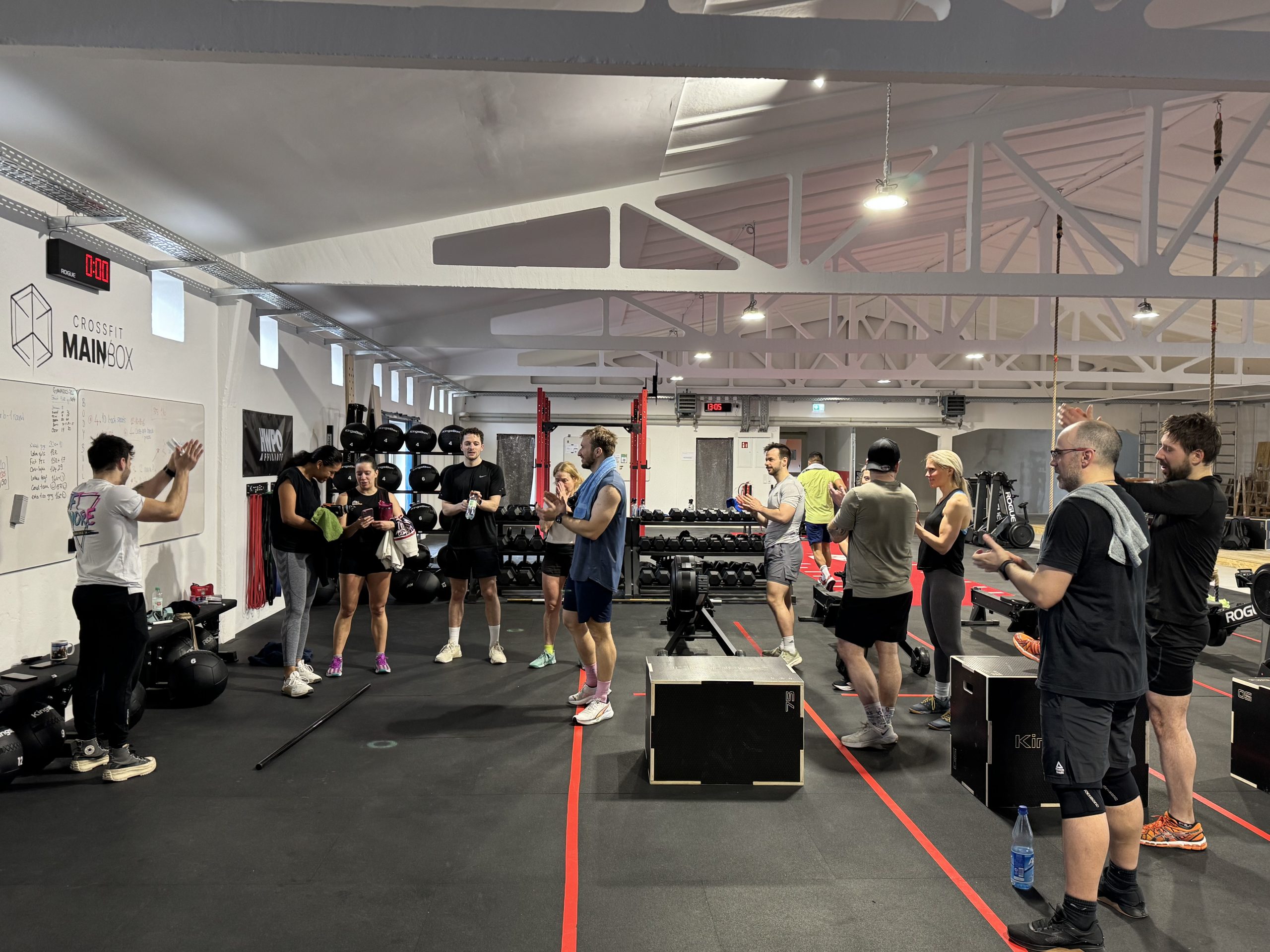 CrossFit-Training in der MainBox Frankfurt – Community in Aktion