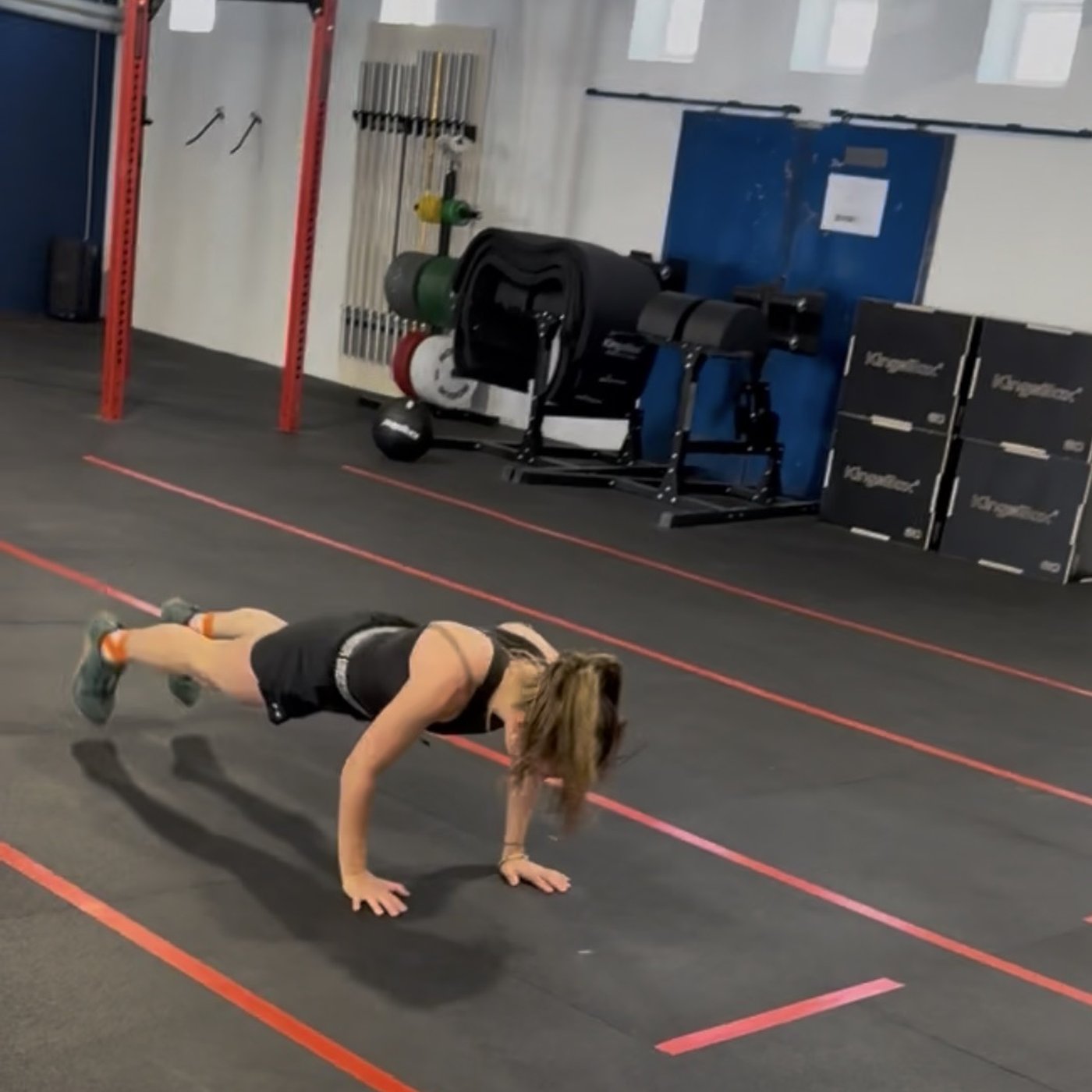 Burpee Broad Jumps beim HYROX Training — MainBox HYROX Training Club